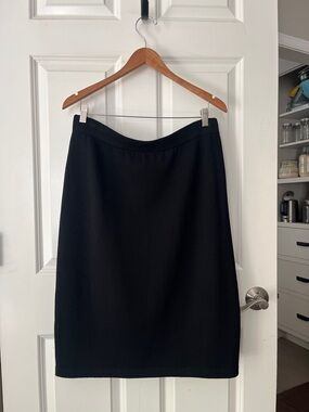 St. John Basics black santana knit skirt Size 16